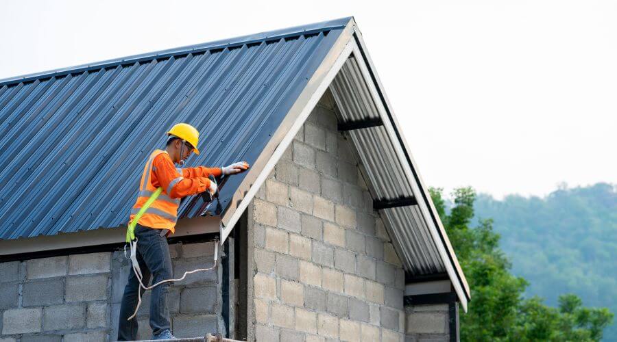 Professional gutter cleaning in Jackson, MI